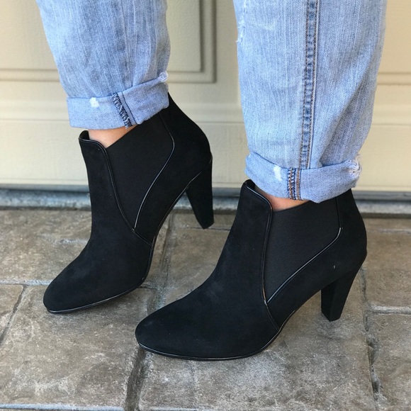 Black Pointy Toe Low Cone Heel Ankle Booties - Picture 2 of 6